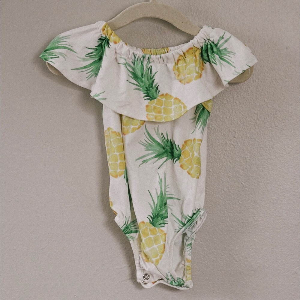 Baileys blossoms pineapple flutter sleeve